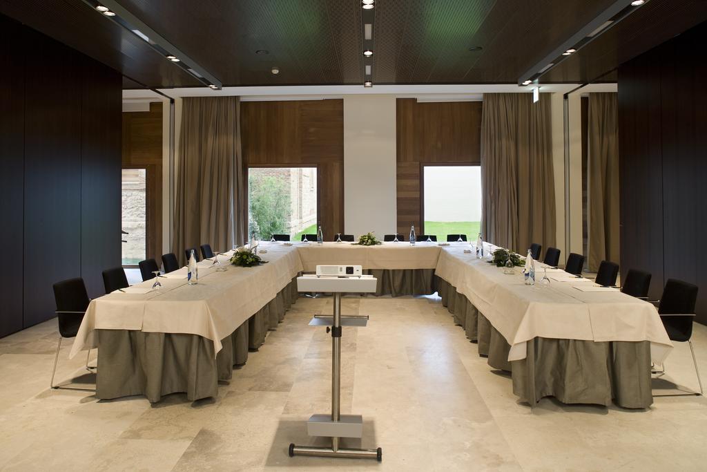 Parador De Alcalá de Henares Kültér fotó