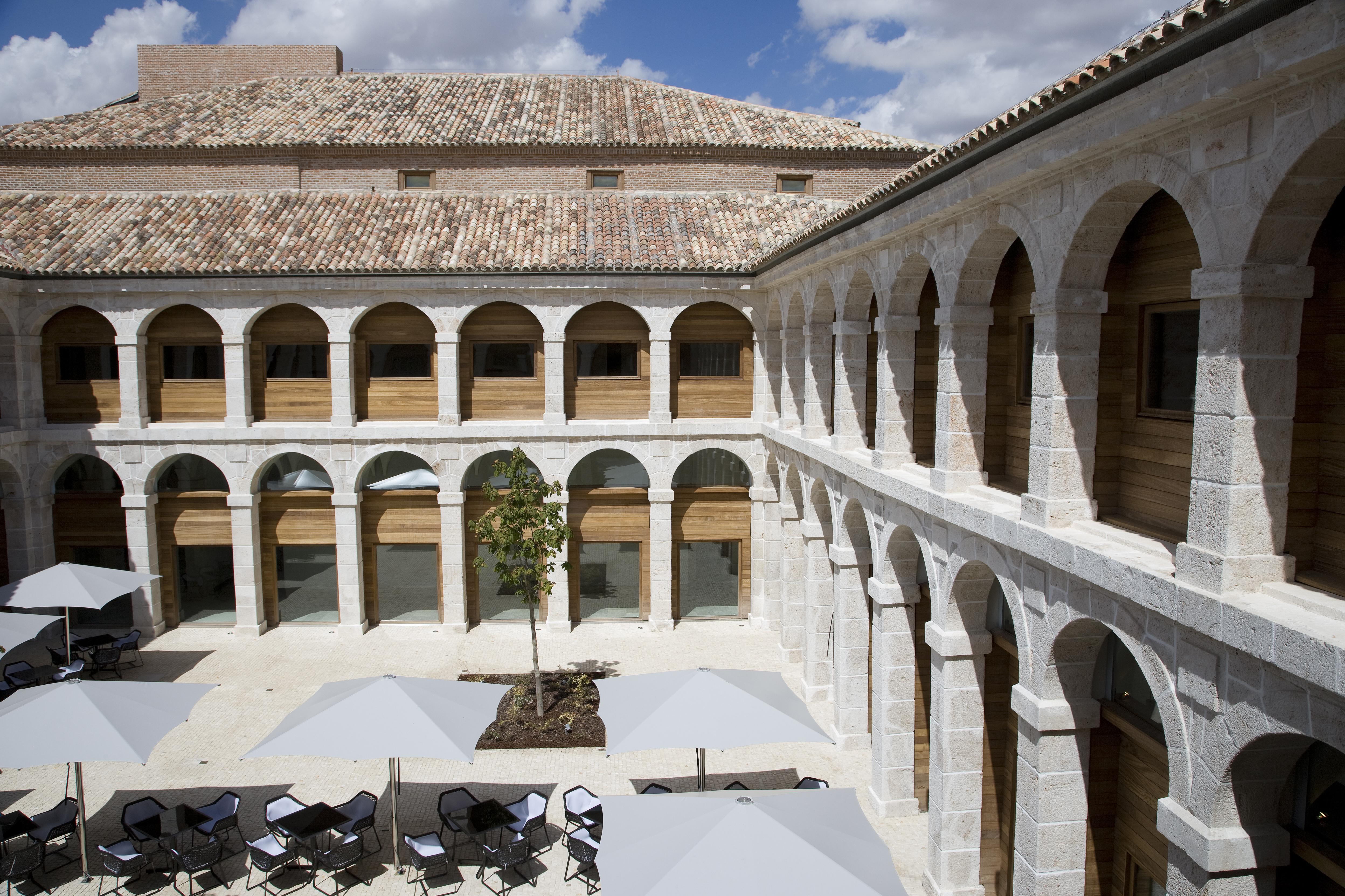 Parador De Alcalá de Henares Kültér fotó